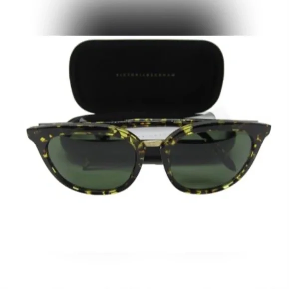 Victoria Beckham Sunglasses; #CAT3/VBS110C2, W/ Case Victoria Beckham Navigator Sunglasses VB229S 040 Silver  main image 3